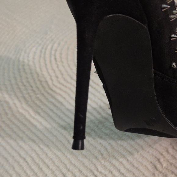 Steve Madden Black Pointed-Toe Spike Stiletto Pumps - Picture 6 of 8